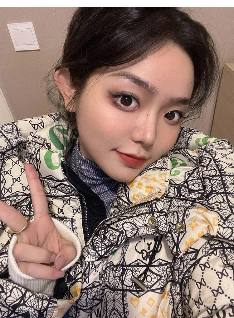 2023 European Station Winter New Down Jacket Women's Warm Fashion Short Color Patchwork Graffiti thick White Duck Down Coa