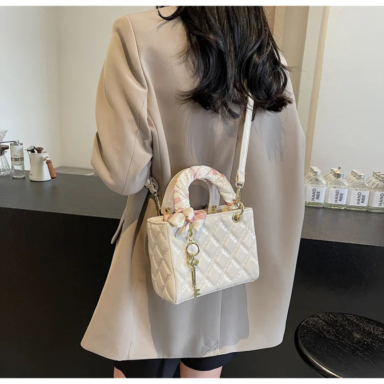 Small And Niche High-End Lurxury Handbag For Women 2024 Fashionable New Diamond Grid Handbag, Single Shoulder Crossbody Bag