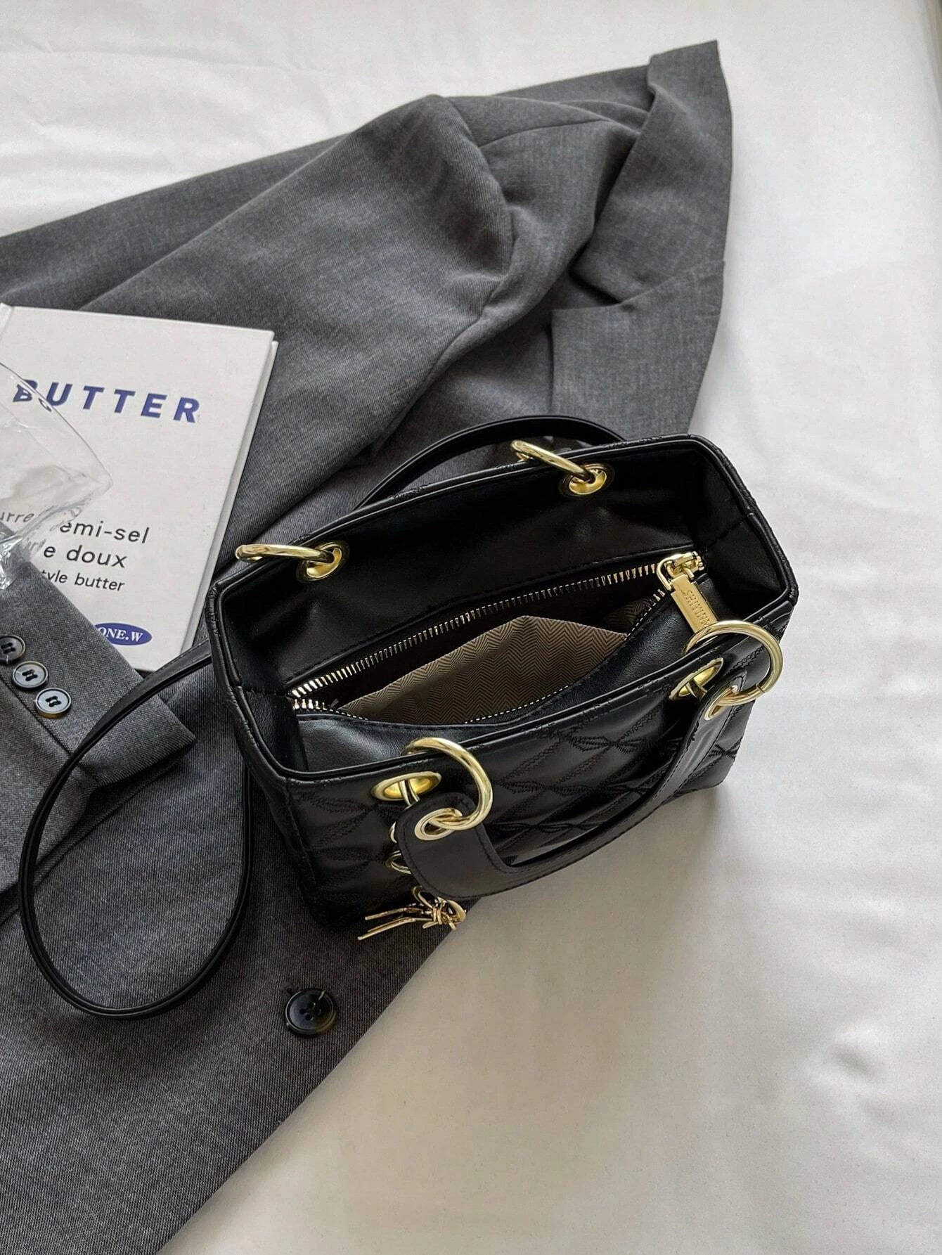 Quilted Pattern Solid Color Pu Handbag With Pendant Decoration, Versatile Noble Women's Crossbody Bag, Fashionable Handbag