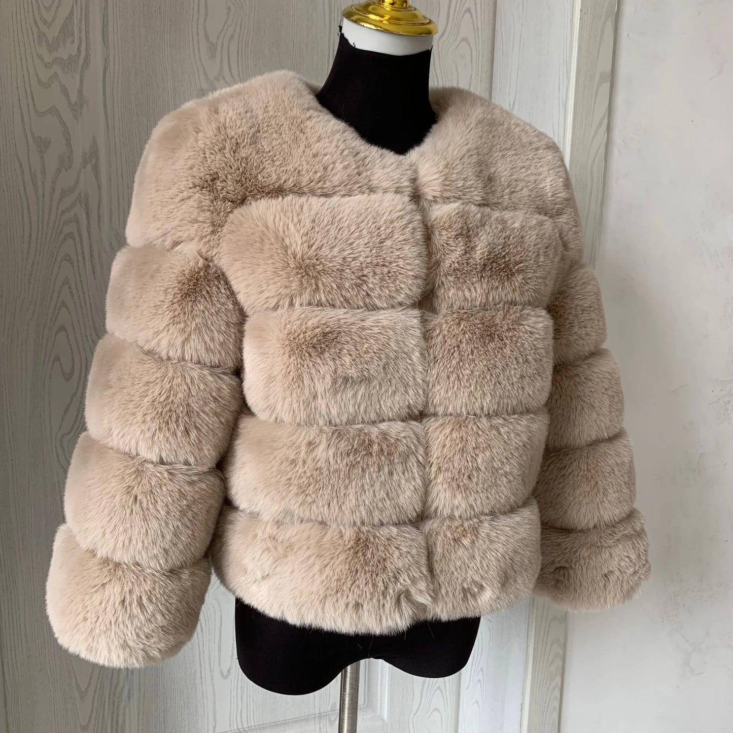 Damenmode Kunstpelzmantel superheiß Herbst Winter Damen kurze Kunstfuchsjacke flauschig hohe Qualität 7XL Damen Pelzmäntel