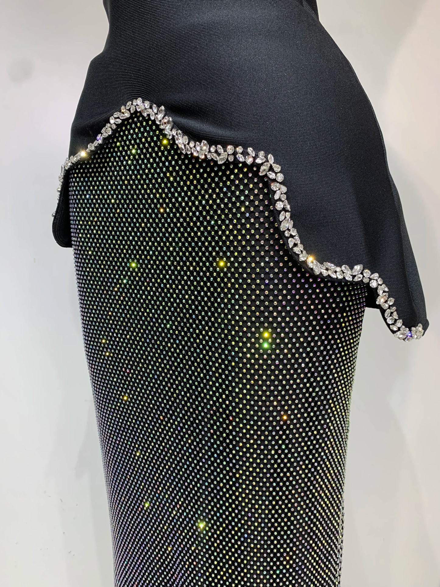High Quality Black Design Sleeveless Rhinestone Top + Hot diamond Skirt Suit Evening Party Dress Nightclub Luxury Birthday Gown