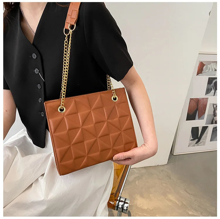 Ladies Fashion Large Capacity Chain Bag Retro Square Tote Bag Diamond Texture Shoulder Crossbody Daily Hundred Underarm Handbag