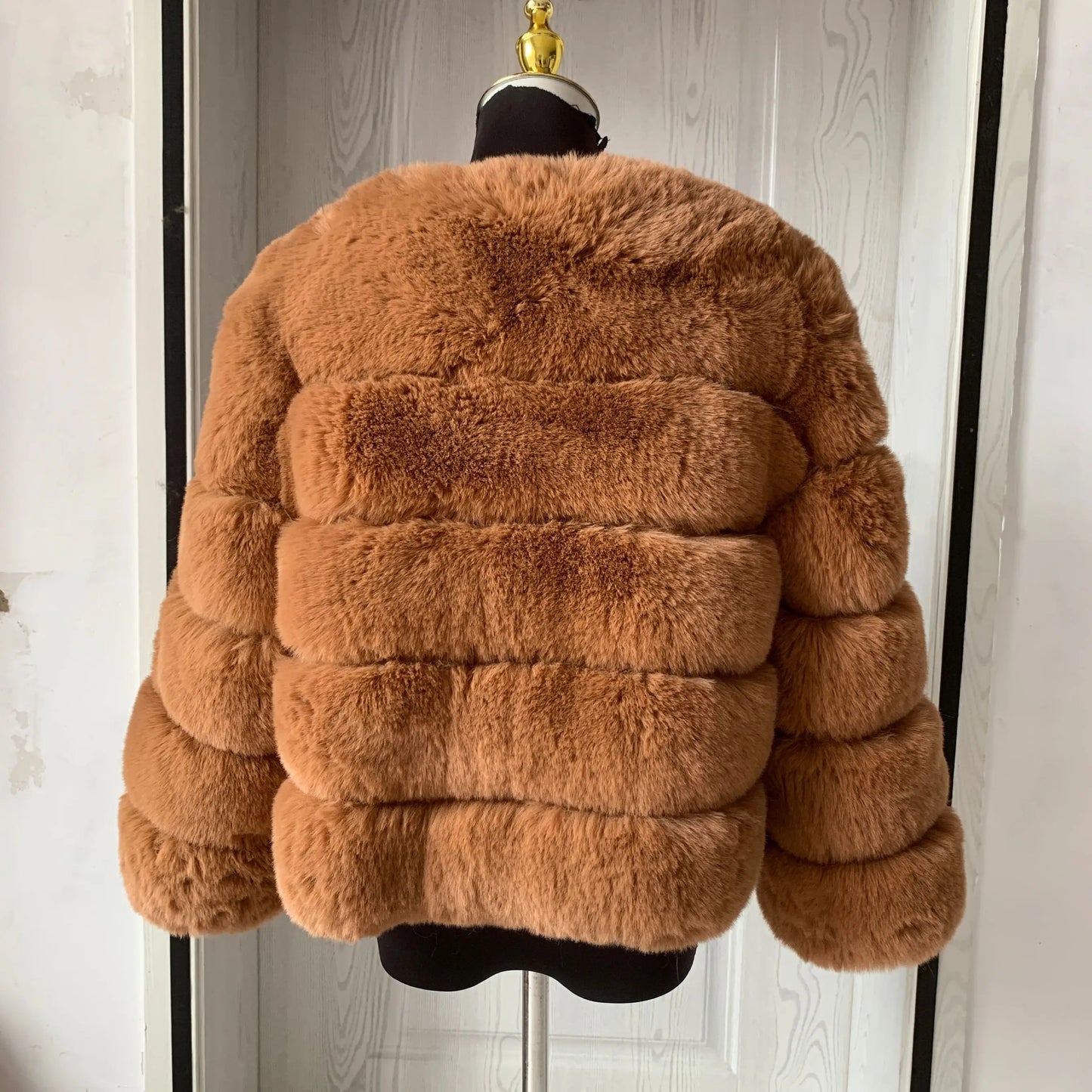 Damenmode Kunstpelzmantel superheiß Herbst Winter Damen kurze Kunstfuchsjacke flauschig hohe Qualität 7XL Damen Pelzmäntel