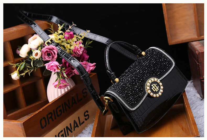 Fashion Diamonds Women Handbags 2023 Red Genuine Leather Lady Shoulder Messenger Bag Crocodile Pattern Portable Shell Tote Bags
