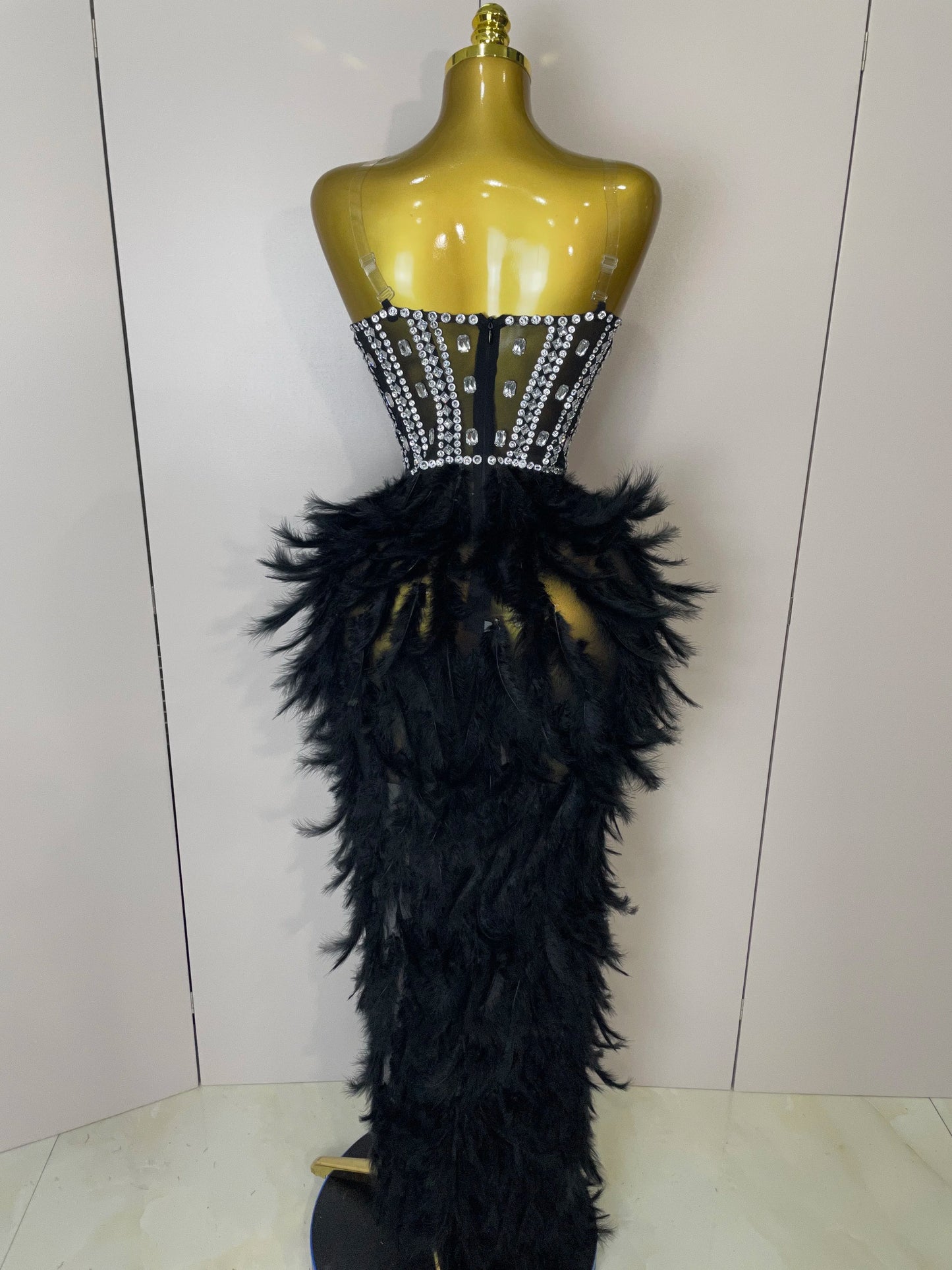 Stock 2025 Women Sexy Sparkly Rhinestone Mesh Feather Long Dress Elegant Evening Party Celebrate Birthday Performance Costume