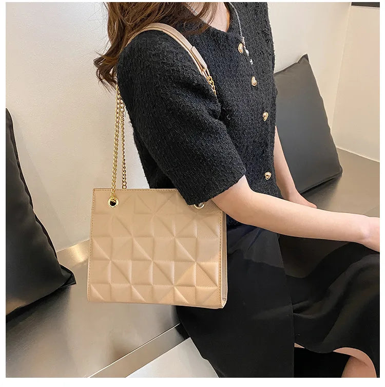 Ladies Fashion Large Capacity Chain Bag Retro Square Tote Bag Diamond Texture Shoulder Crossbody Daily Hundred Underarm Handbag