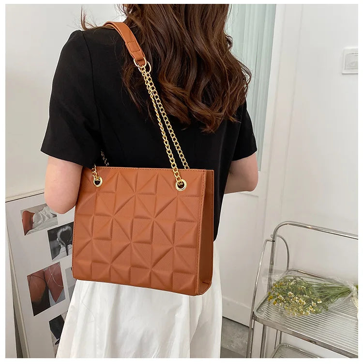Ladies Fashion Large Capacity Chain Bag Retro Square Tote Bag Diamond Texture Shoulder Crossbody Daily Hundred Underarm Handbag