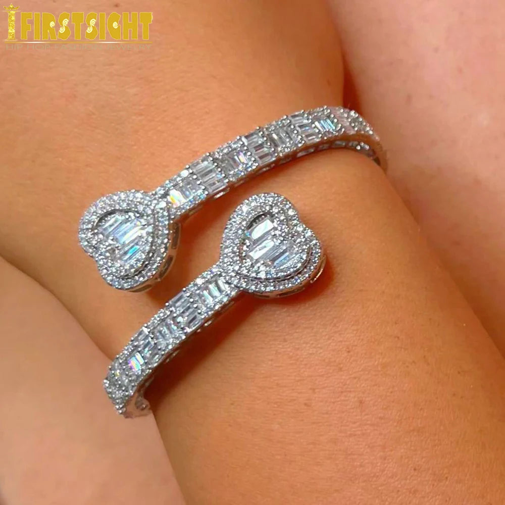 2025 New Iced Out Bling Opened Heart Zircon Charm Bracelet Rectangle AAA CZ Hearts Bangle For Men Women Hiphop Luxury Jewelry