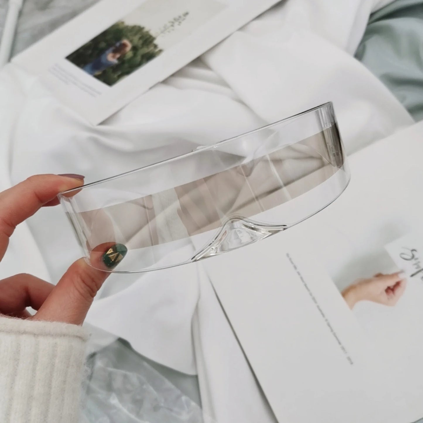 Futuristic Narrow Visor women Sunglasses Laser Eyeglasses Personality Mirrored Lens Eyewear Glasses integrated Men sun glasses