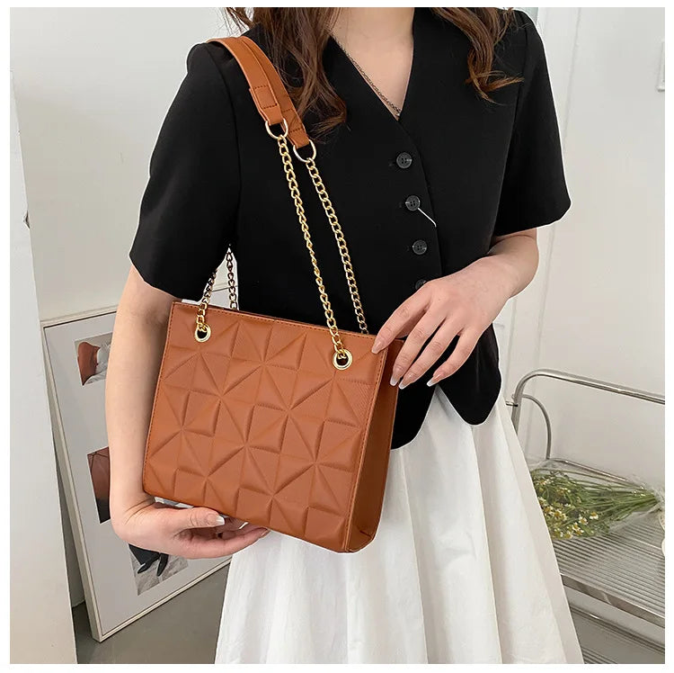 Ladies Fashion Large Capacity Chain Bag Retro Square Tote Bag Diamond Texture Shoulder Crossbody Daily Hundred Underarm Handbag