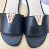2024 summer new V-shaped metal decoration flat bottomed beach women's fashionable slippers