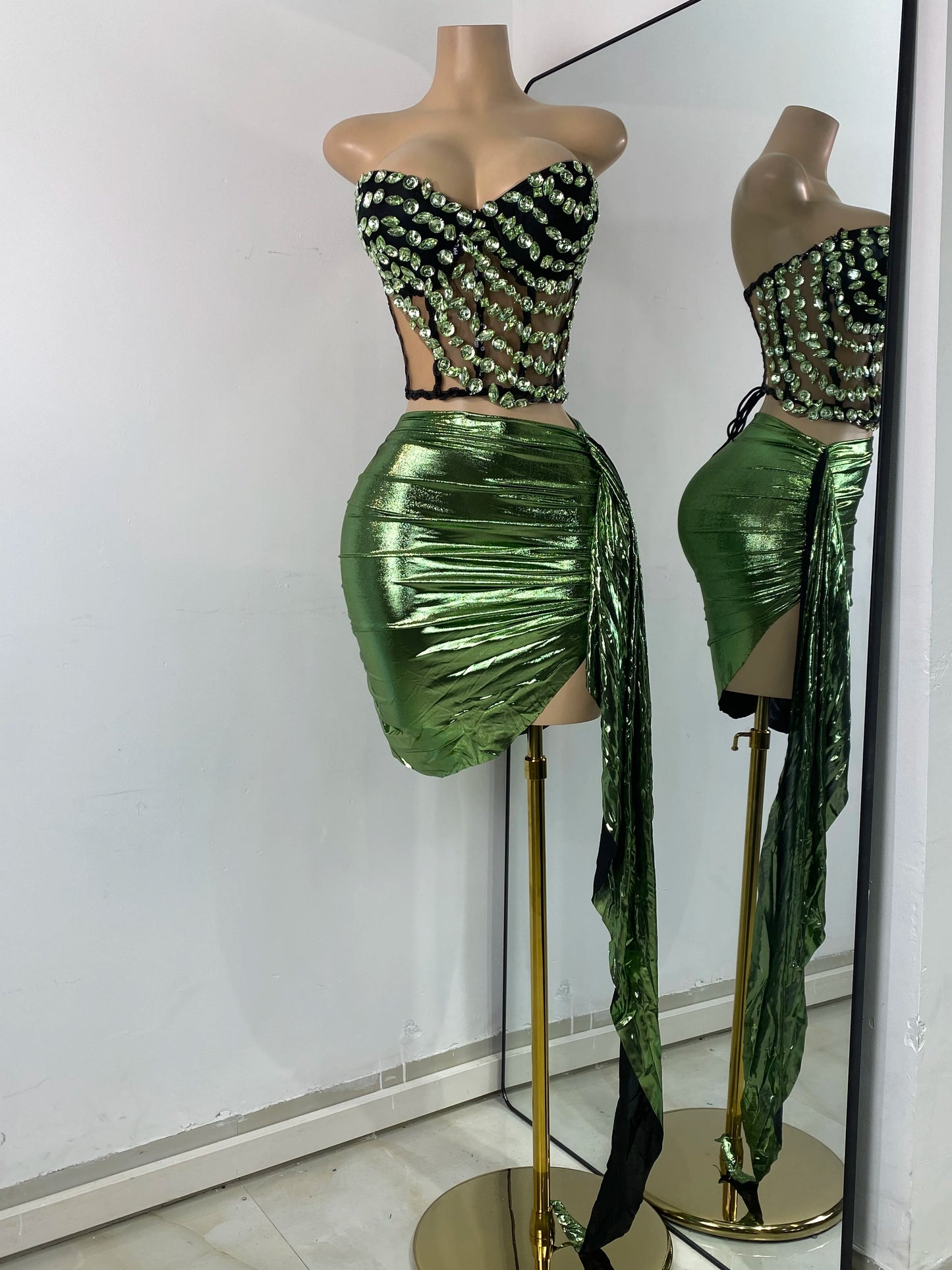 Sparkly Red Diamonds Asymmetrical Two Pieces Dress Design 2025 Women Sexy Strapless Top Skirt Suits Dance Performance Outfit