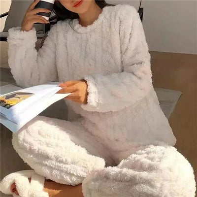 Soft Coral Velvet Jacquard Warm Pajama Set for Women Cozy Loungewear Outerwear for Winter Christmas Back to School Gift ﻿