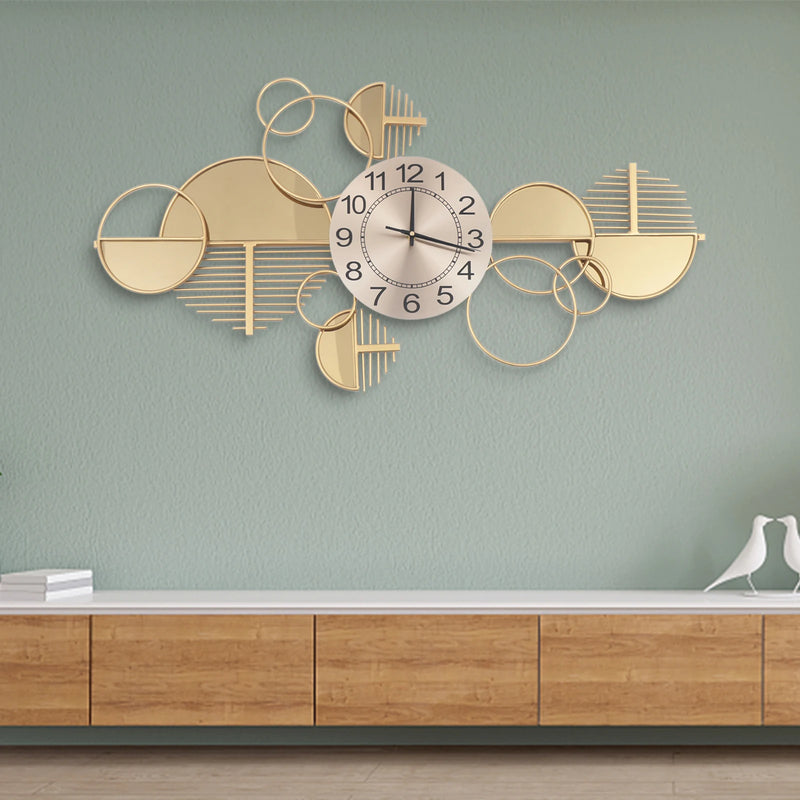 Große goldene moderne minimalistische Metallwanduhr für das Wohnzimmer, Dekoration, Anhänger, kreative, leichte Luxus-Wanduhr, geräuschlos