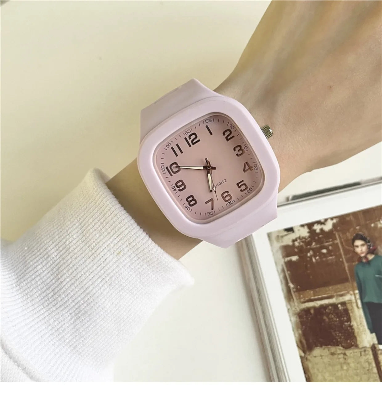 Fashion Women Watches Squartz Dial Watch Women Luxury Ladies Quartz Wristwatches Silicone Female Clock