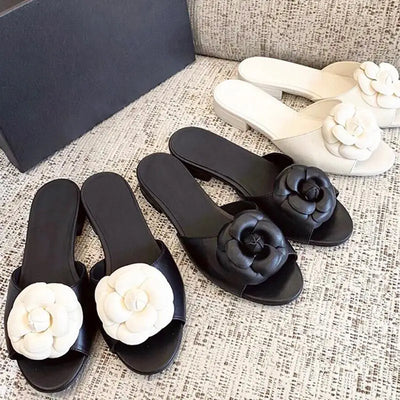 2025 Spring/Summer New Beach Vacation One Word Open Toed Flat Bottom Outerwear Camellia Slippers for Women