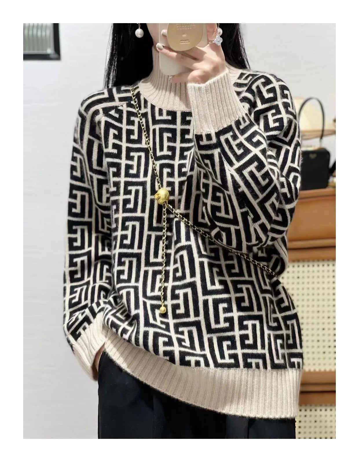 High-end 100% goat sweater women stand collar bottom loose sweater autumn winter new style of western style with age reduction