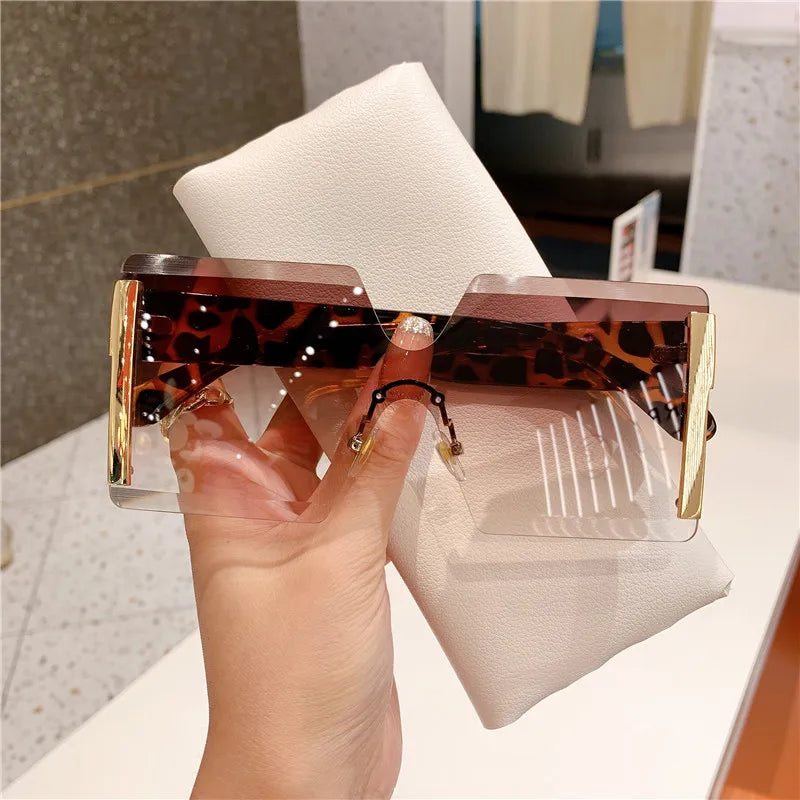 2023 Fashion New Women Oversized Rimless Sun Glasses Vintage Gradient Tea Cool Sunglasses Ladies Uitravioler-proof