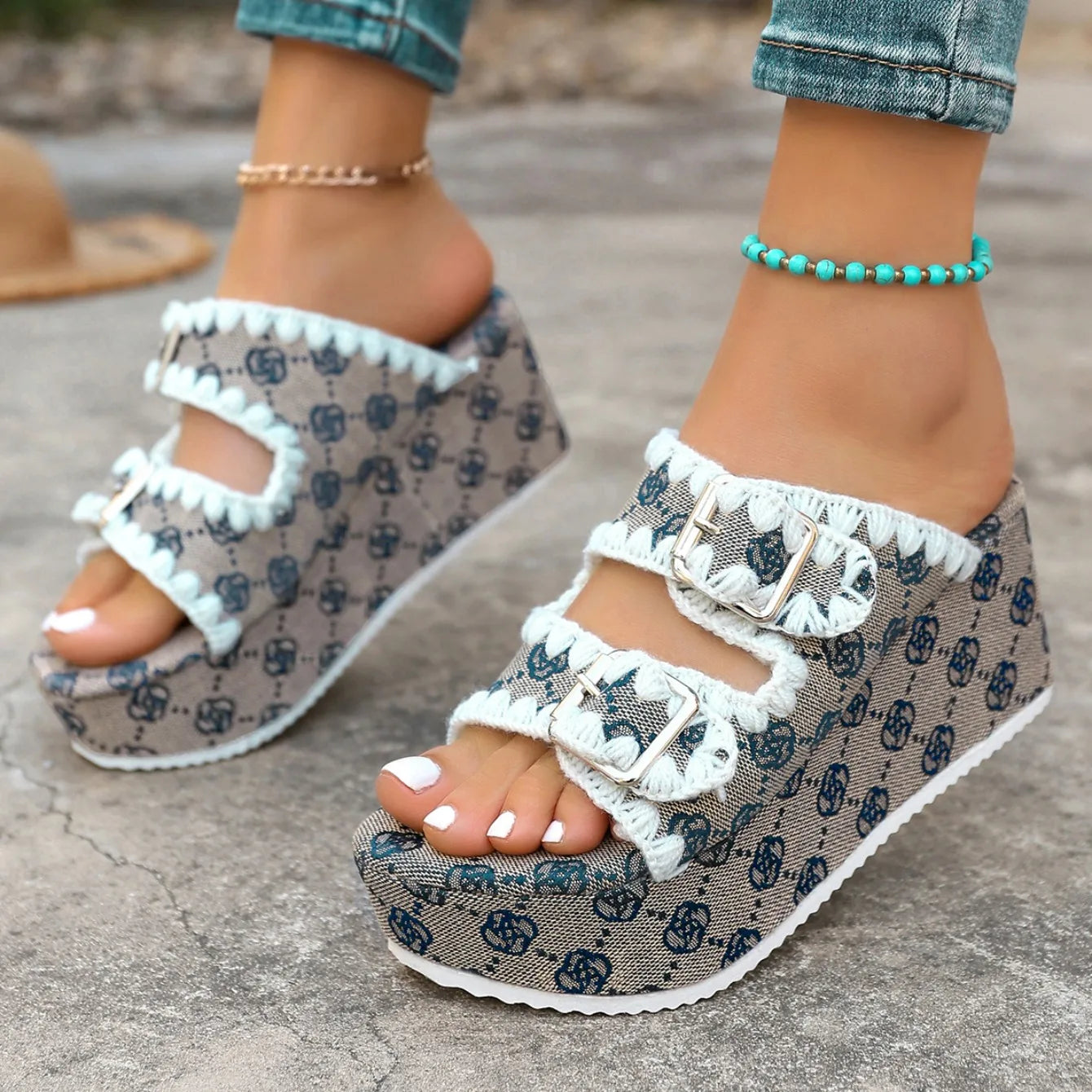 Women Slippers 2025 New Trend Shoes Summer Fashion Sandals Platform Woman Slippers Banquet Party Beach Sandals Slides Women