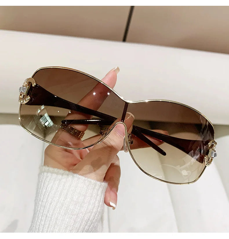 New Fashion Y2K Sunglasses Women's Integrated Surround Sun Glasses Retro Brand Designer Women Eyewear UV400 Oculos De Sol