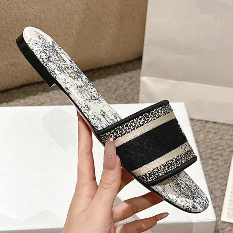 Classics Women's Slippers embroidery design slippers Flip flops Flat Slippers Comfort Casual fashion Color sandal