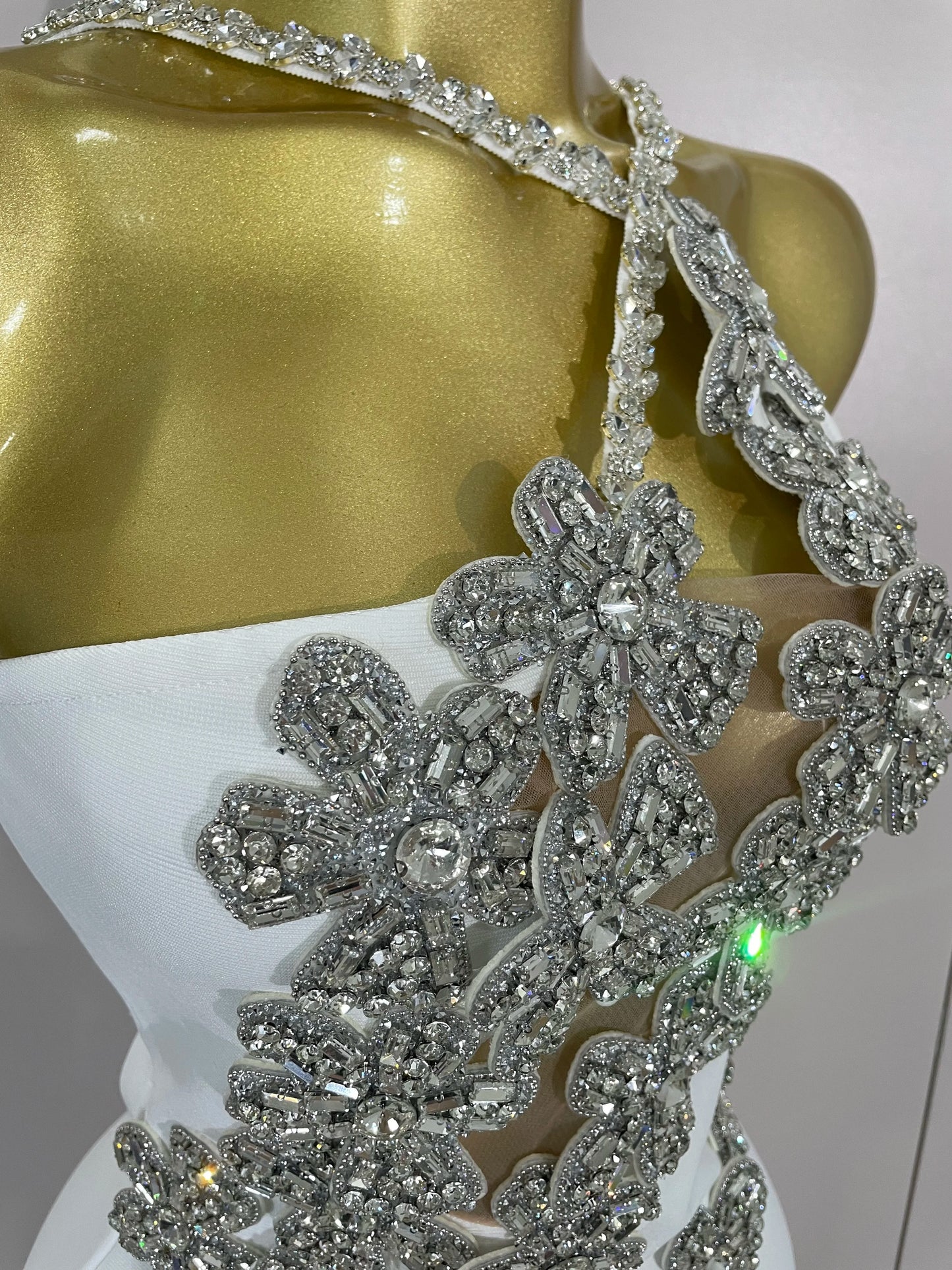 Sexy Backless Sparkly Crystal Diamonds White Bodycon Bandage Dress Women Celebrity Elegant Evening Club Party Birthday Dresses