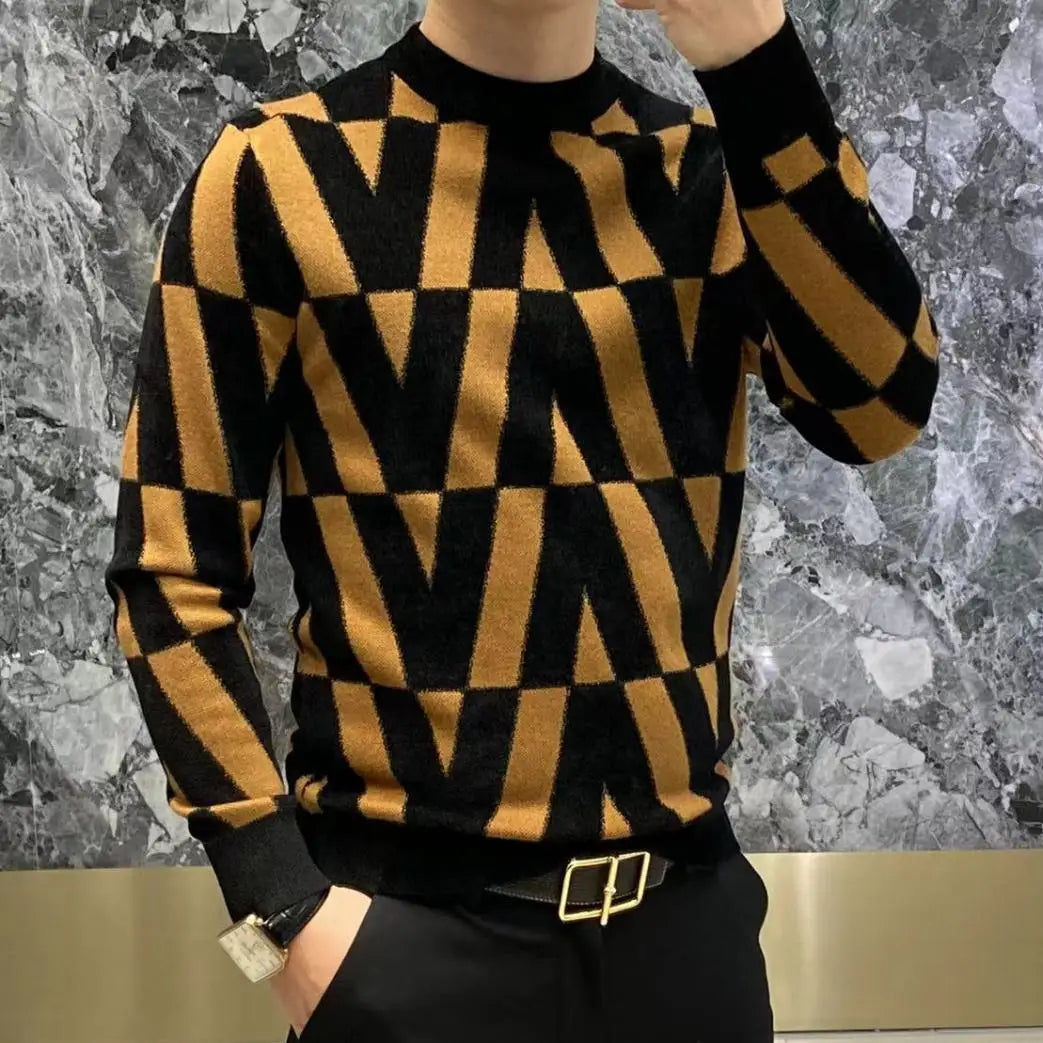 New Round Neck Long Sleeved Base Shirt for Men Cool and Trendy Hoodie with Printed Patterns for Warmth