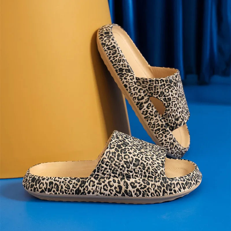 Fashion Leopard Home Slippers Women Soft Sole Non Slip Indoor Bathroom Slippers for Adults Summer Thick Platform Slides Female