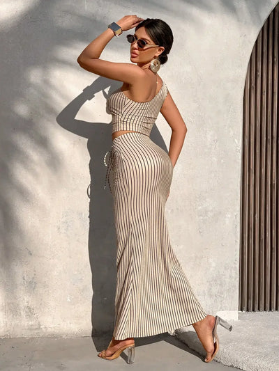 Ladies Casual Stripe Shoulder Pleated Short Top And Pleated Mermaid Skirt Two-Piece Set