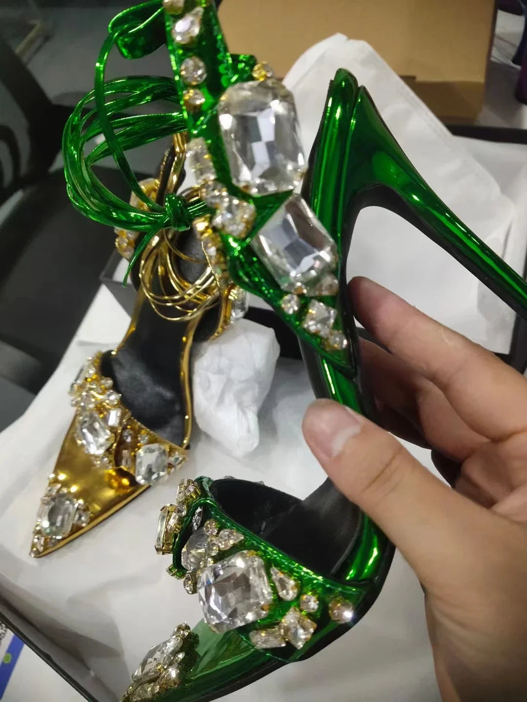 2024 Luxury Rhinestone Pointed Sandals Prom Super High Heel Sandals Slim Heel Dress Show Sandals Oversized 34-43 Women's Shoes