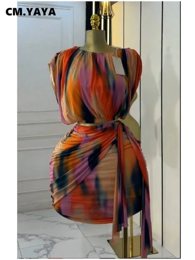 CM.YAYA Tie-Dye bedrucktes Damen-Set Gerafftes Kurzarm-T-Shirt-Oberteil und gestapelter Minirock-Anzug 2025 Zweiteiliges Outfit