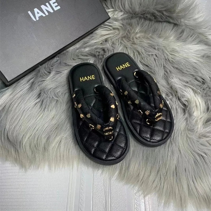 Advanced small fragrant style flip flops with diamond grid thick sole, women's outdoor wear, summer new fashion, casual sandals,