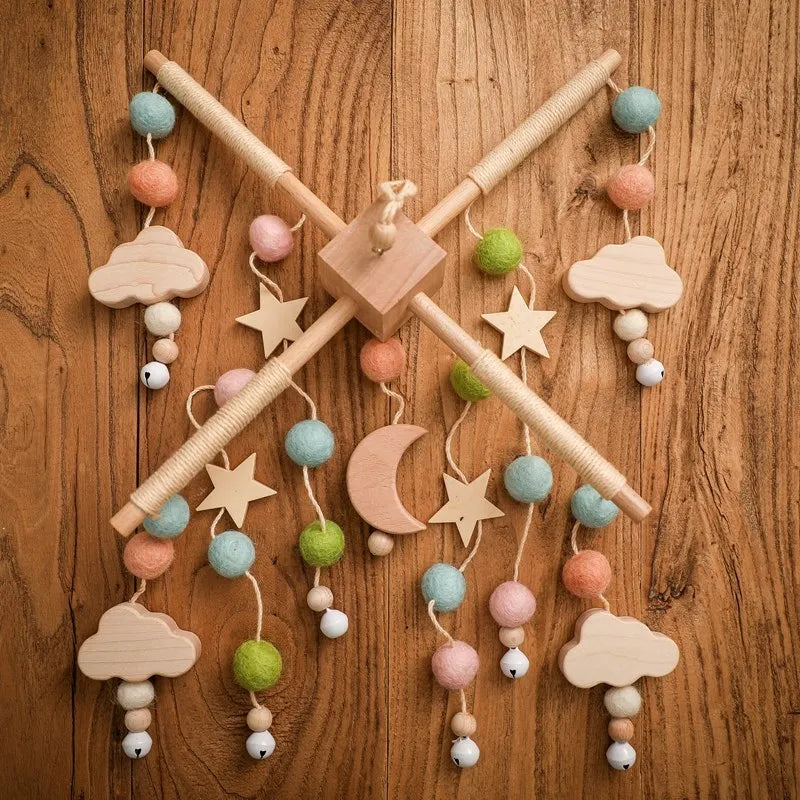 Crib Mobile Bed Bell Wooden Baby Rattles Soft Felt Cartoon Animal Bed Bell Newborn Music Box Hanging Toy Crib Bracket Baby Gifts