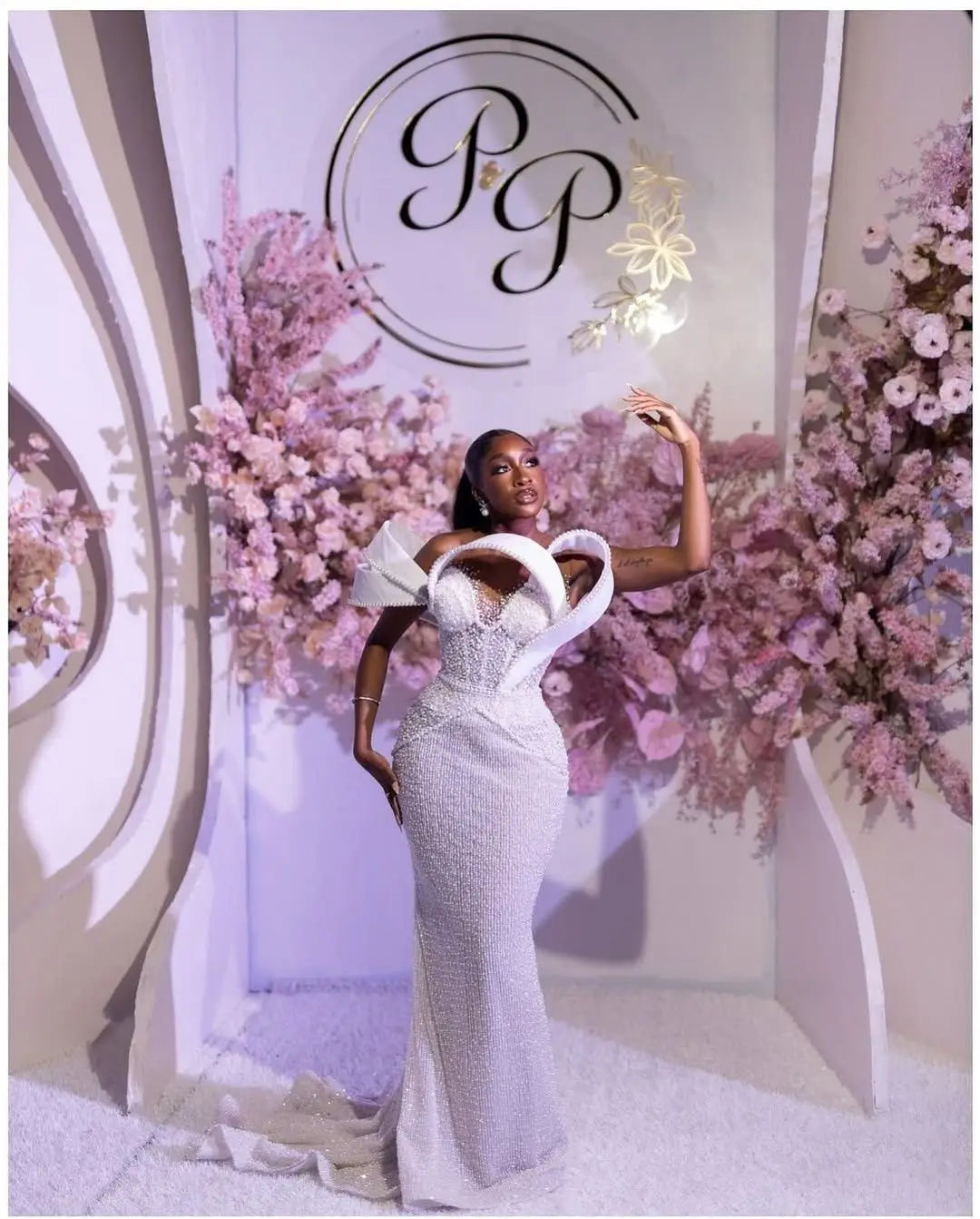 Customized Pearls Wedding Dresses Sequins Mermaid Bridal Gowns Beading Customized Slim Princess Sweep Train Bride Dress Vestidos