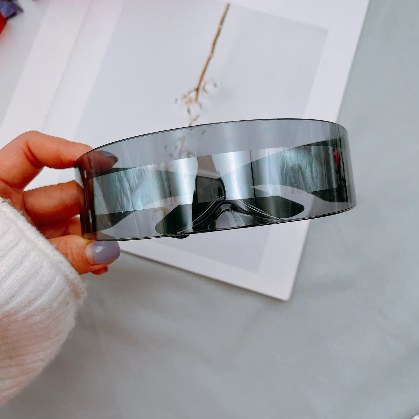 Futuristic Narrow Visor women Sunglasses Laser Eyeglasses Personality Mirrored Lens Eyewear Glasses integrated Men sun glasses