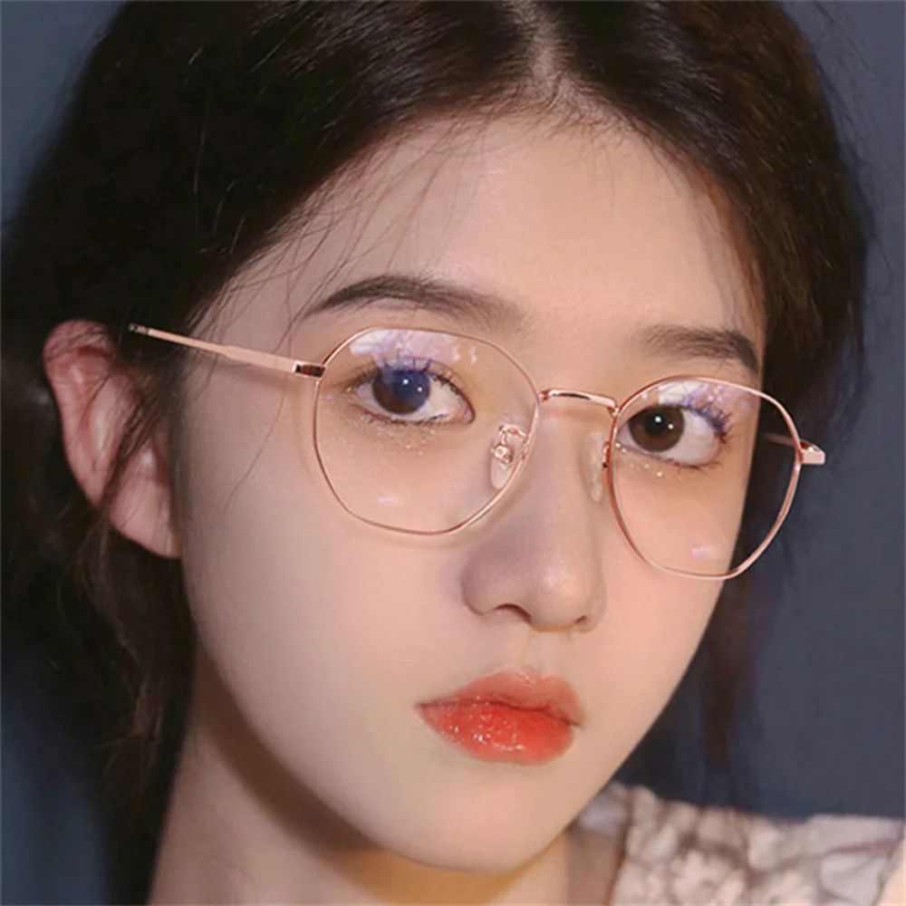 Fashion Metal Anti-Blue Light Glasses Women Men Vintage Ultralight Oval Frame Computer Game Goggles Blue Ray Blocking Eyeglasses