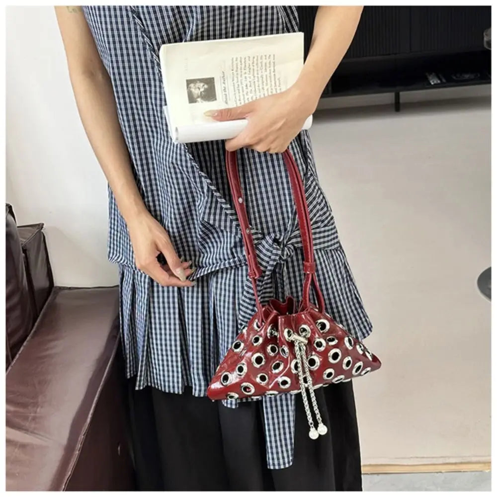 Portable Metal Stud Rivet Shoulder Bag Spicy Girl Chain Y2k Underarm Bag Punk Style Handbag Drawstring Crossbody Bag Daily