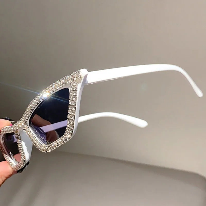 KLASSNUM Luxury Cat Eye Sunglasses Women Men Fashion Diamond Triangle Brand Designer Glitter Sun Glasses UV400 Shades Eyeglasses