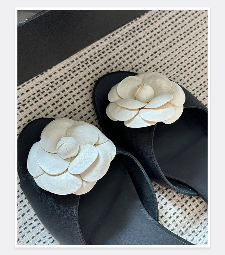 2025 Spring/Summer New Beach Vacation One Word Open Toed Flat Bottom Outerwear Camellia Slippers for Women