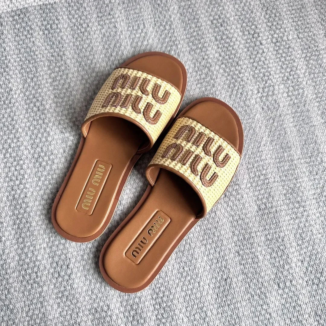 Designer Women's high quality flat leather non-slip slippers Summer triangle printed slippers Comfortable casual beach sandals