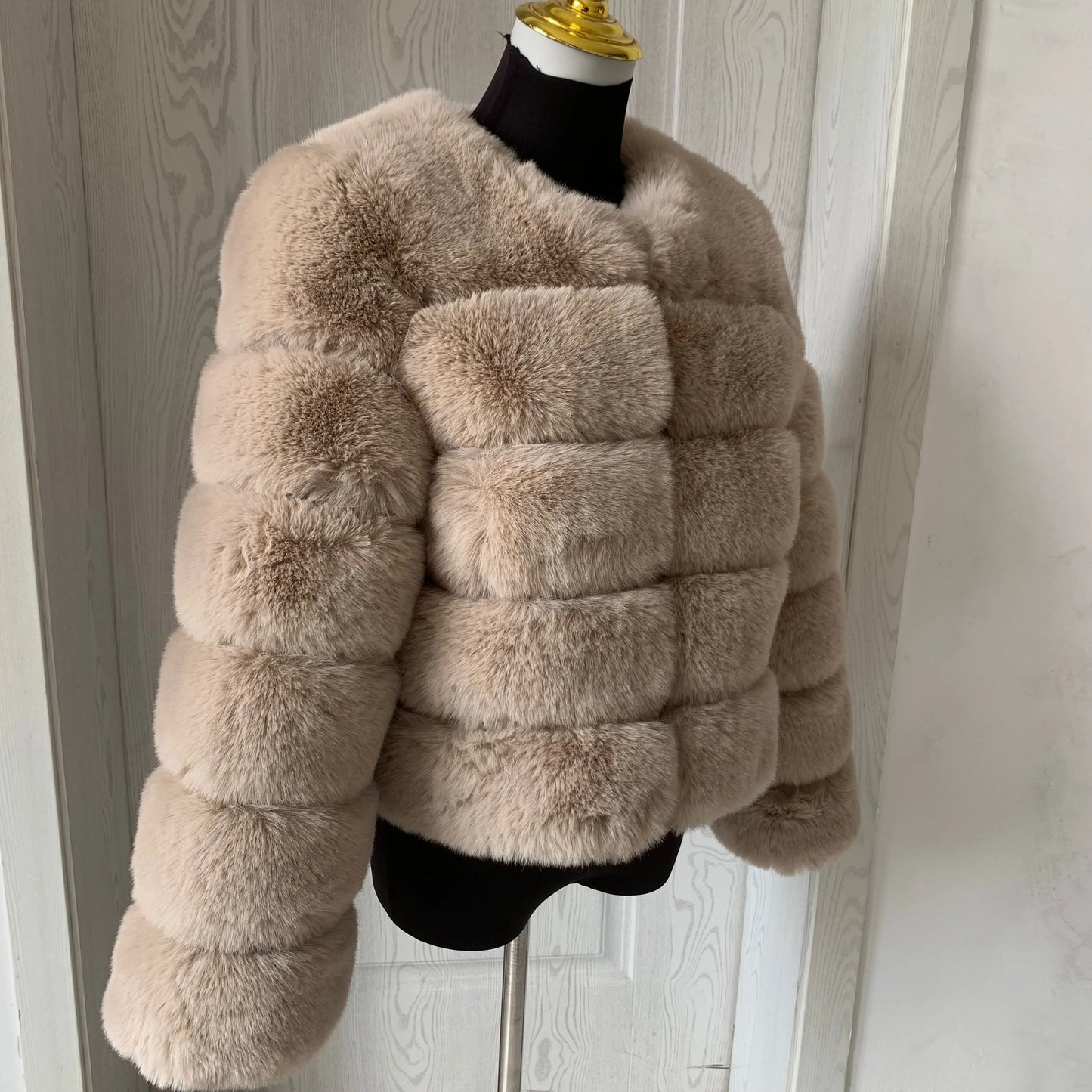 Damenmode Kunstpelzmantel superheiß Herbst Winter Damen kurze Kunstfuchsjacke flauschig hohe Qualität 7XL Damen Pelzmäntel
