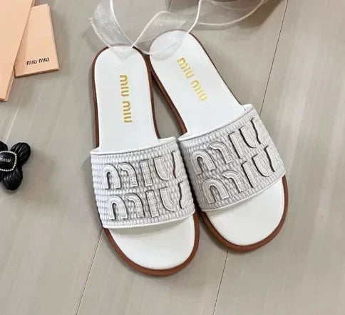 Designer Women's high quality flat leather non-slip slippers Summer triangle printed slippers Comfortable casual beach sandals