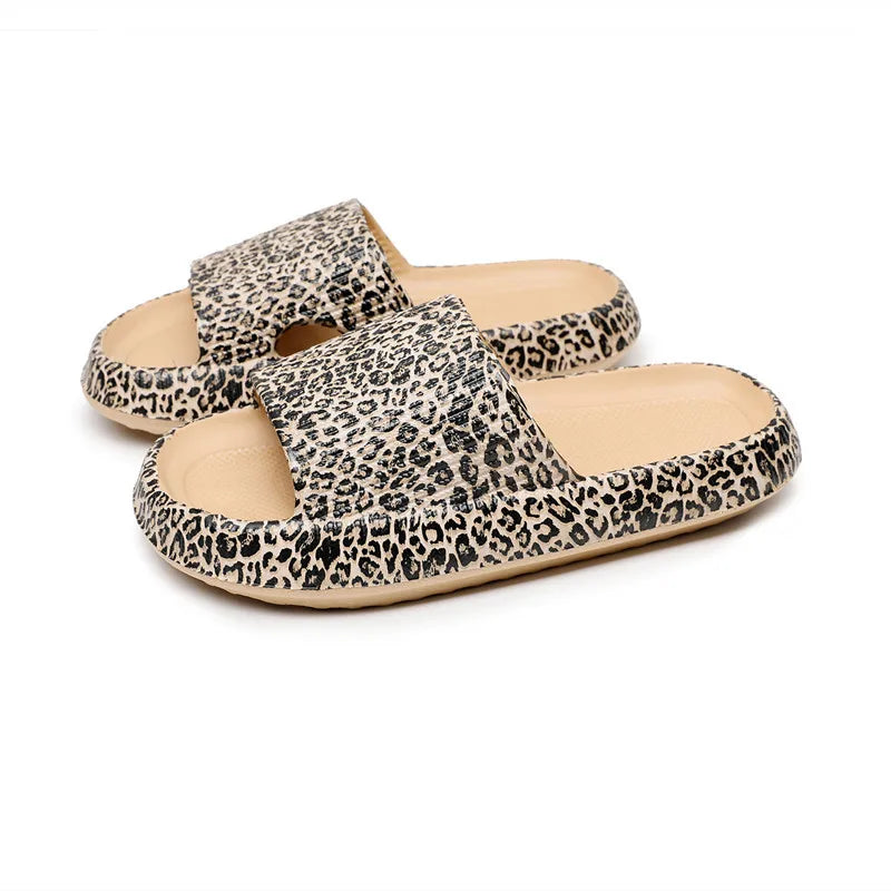 Fashion Leopard Home Slippers Women Soft Sole Non Slip Indoor Bathroom Slippers for Adults Summer Thick Platform Slides Female