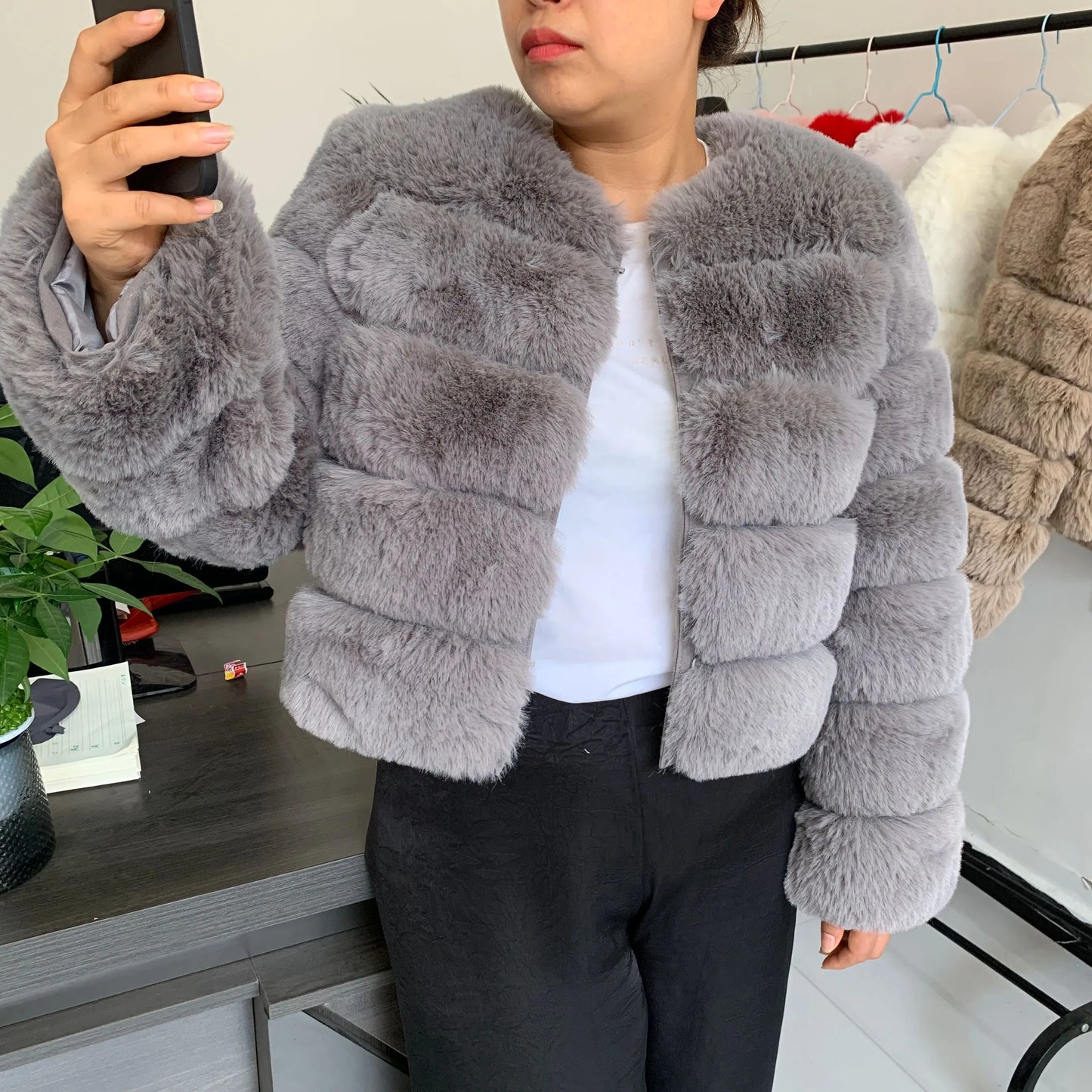Damenmode Kunstpelzmantel superheiß Herbst Winter Damen kurze Kunstfuchsjacke flauschig hohe Qualität 7XL Damen Pelzmäntel