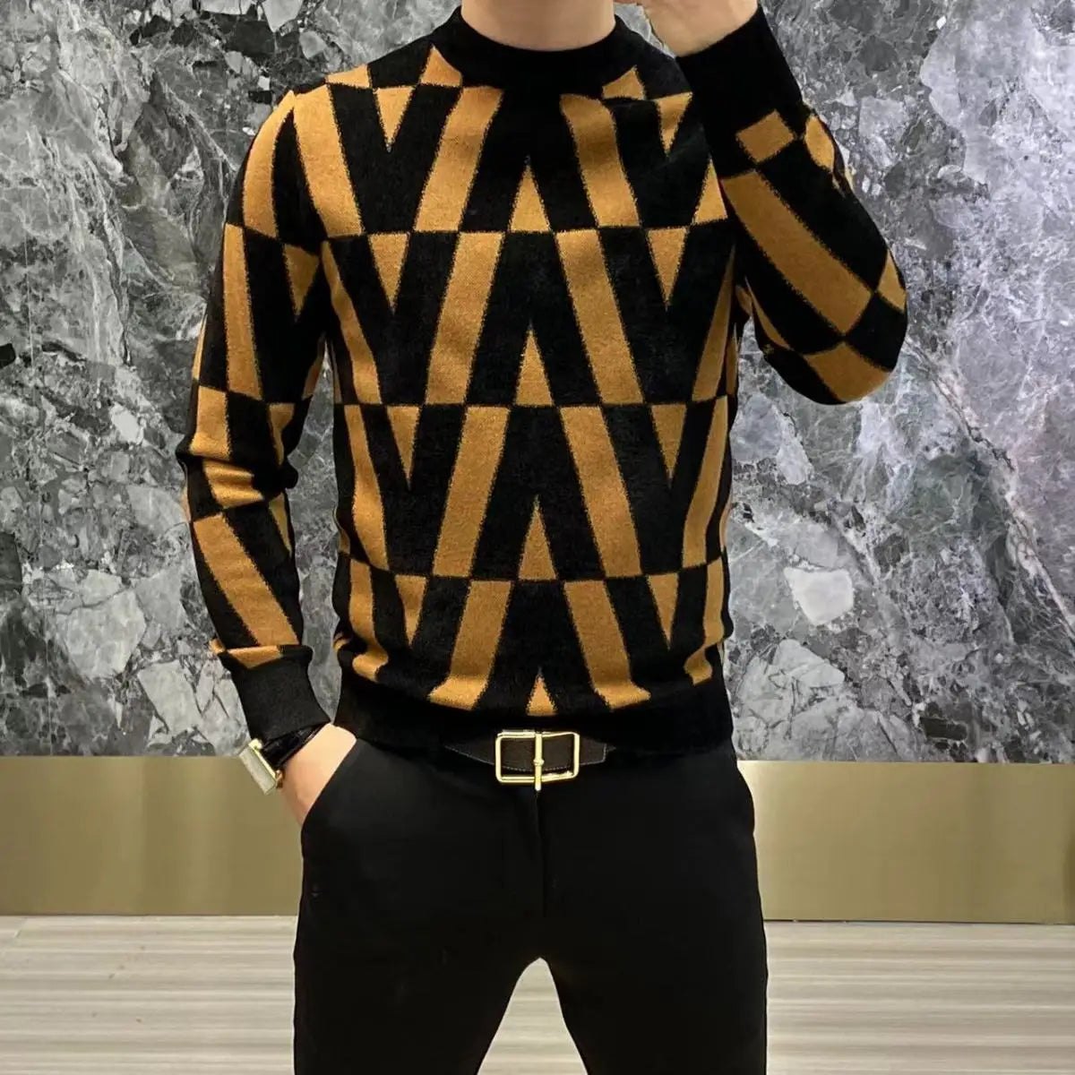 New Round Neck Long Sleeved Base Shirt for Men Cool and Trendy Hoodie with Printed Patterns for Warmth