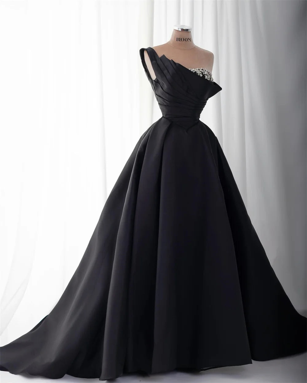 Bella Black Satin Beaded Robes De Soirée One Shoulder A-line Prom Dresses Customized Long Sleeves Floor-length Wedding Dress