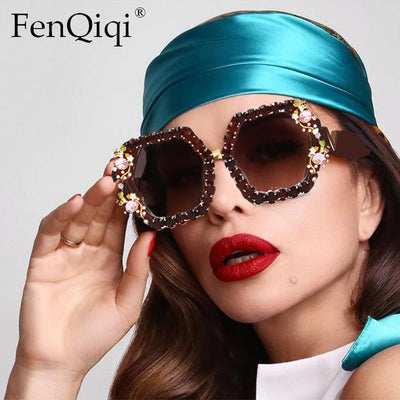 Stylish Diamond Blingbling Sunglasses For Mens Women With Bee 2022 Luxury Brand Designer Rhinestone Sexy SunglassesWomen