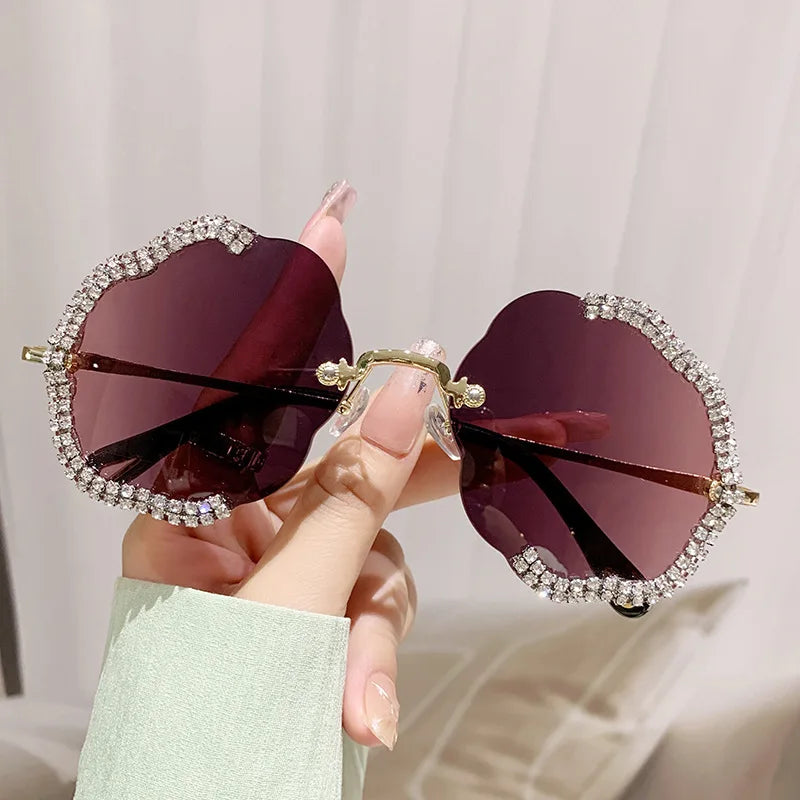 2024 New Metal Frame Flower Designer Women Trendy Fashion Cutting Lens Ladies Street Photography Woman's Shades Sunglasses