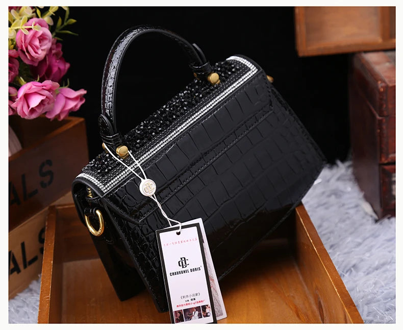 Fashion Diamonds Women Handbags 2023 Red Genuine Leather Lady Shoulder Messenger Bag Crocodile Pattern Portable Shell Tote Bags