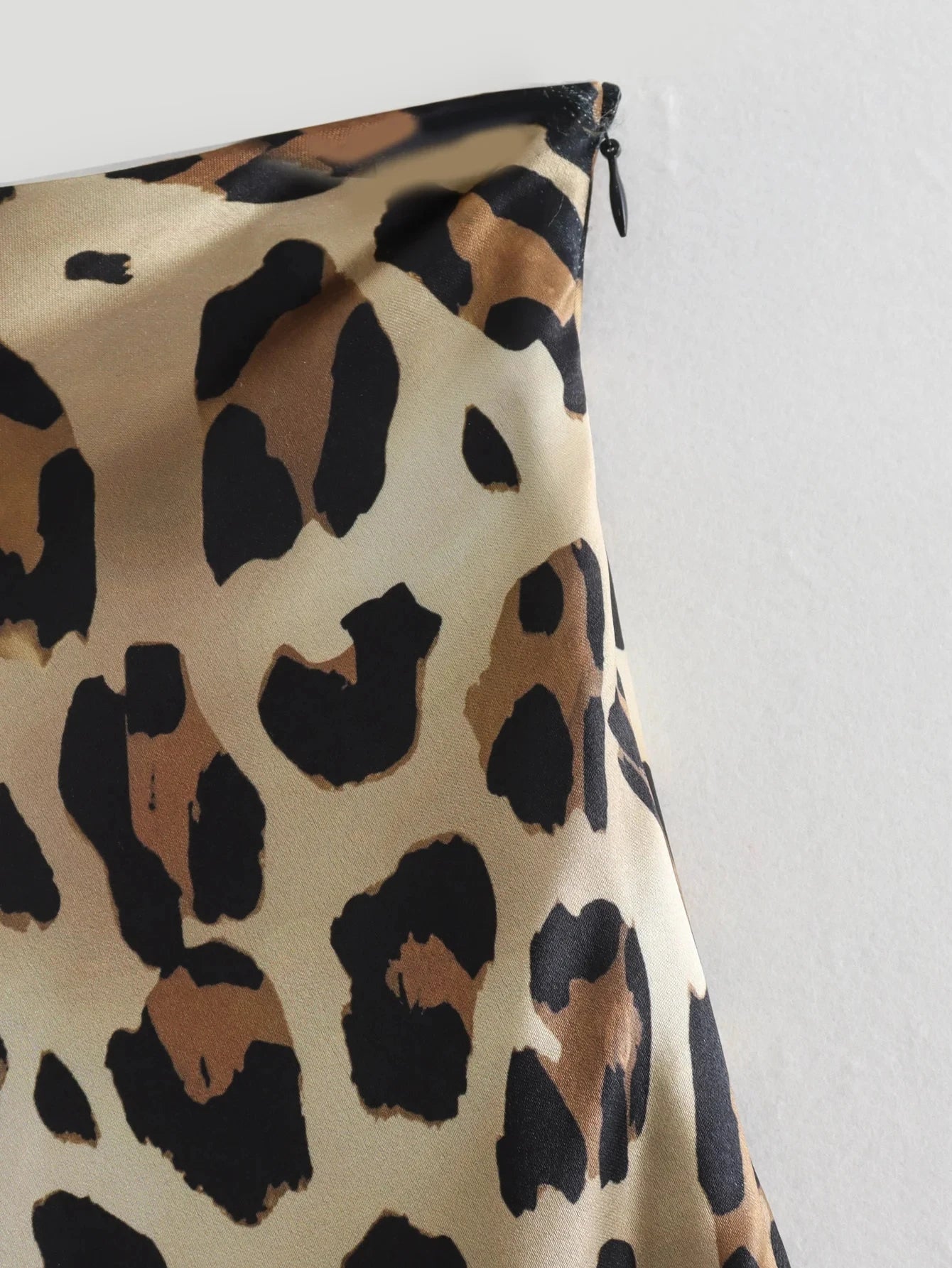 TRAFZA 2024 Women Fashion Leopard Print Skirt Vintage High Waist Midi Skirts Elegant Women Summer Casual Streetwear Skirt